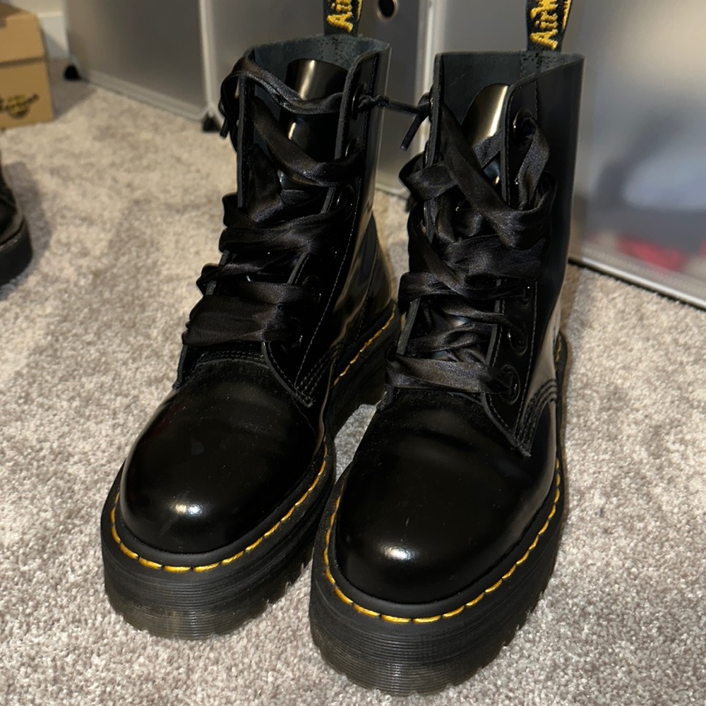 Dr Martens Molly Platform